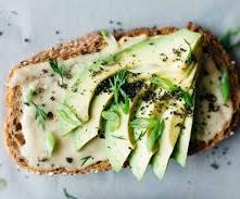 Tostada de Aguacate con Tahini y Agave